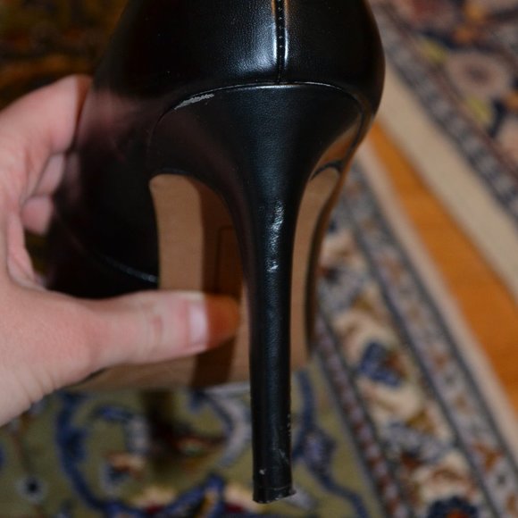 Black Heels - Picture 7 of 8